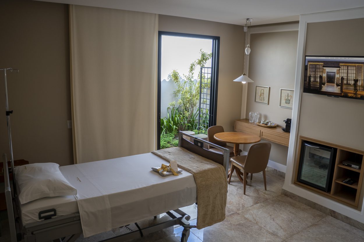 Ambiente de permanência com vista para o jardim